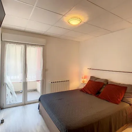 F2 Equipe Avec Balcons, Ascenseur Et Wi-fi, Proche Des Thermes De - Fr-1-451-141 Apartman *