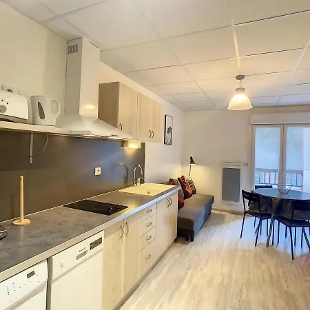 F2 Equipe Avec Balcons, Ascenseur Et Wi-fi, Proche Des Thermes De - Fr-1-451-141 Apartman