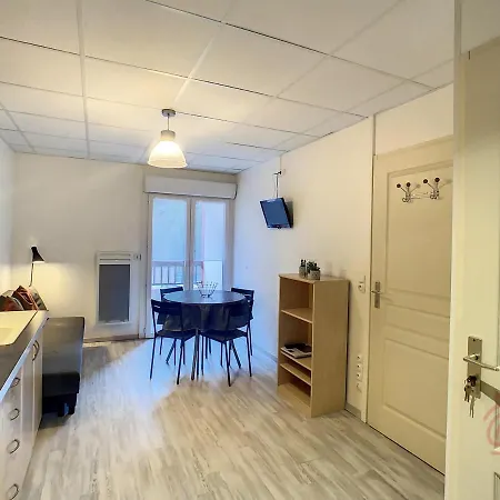 Apartman F2 Equipe Avec Balcons, Ascenseur Et Wi-fi, Proche Des Thermes De - Fr-1-451-141 *
