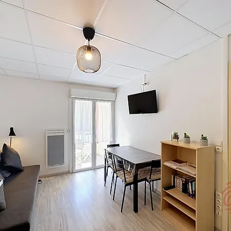 F2 Equipe Avec Balcons, Ascenseur Et Wi-fi, Proche Des Thermes De - Fr-1-451-141 *