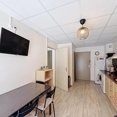 F2 Equipe Avec Balcons, Ascenseur Et Wi-fi, Proche Des Thermes De - Fr-1-451-141 Apartman Lamalou-les-Bains