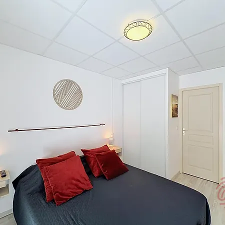 F2 Equipe Avec Balcons, Ascenseur Et Wi-fi, Proche Des Thermes De - Fr-1-451-141 *