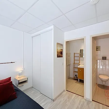 F2 Equipe Avec Balcons, Ascenseur Et Wi-fi, Proche Des Thermes De - Fr-1-451-141 Lejlighed
