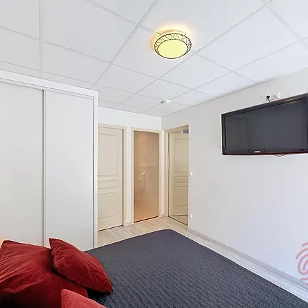 F2 Equipe Avec Balcons, Ascenseur Et Wi-fi, Proche Des Thermes De - Fr-1-451-141 Lejlighed *