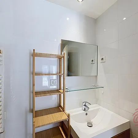Lejlighed F2 Equipe Avec Balcons, Ascenseur Et Wi-fi, Proche Des Thermes De - Fr-1-451-141 *