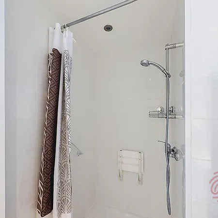 Lejlighed F2 Equipe Avec Balcons, Ascenseur Et Wi-fi, Proche Des Thermes De - Fr-1-451-141 Lamalou-les-Bains