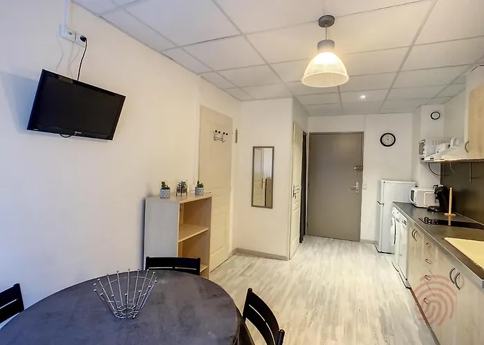 F2 Equipe Avec Balcons, Ascenseur Et Wi-fi, Proche Des Thermes De - Fr-1-451-141 Lamalou-les-Bains