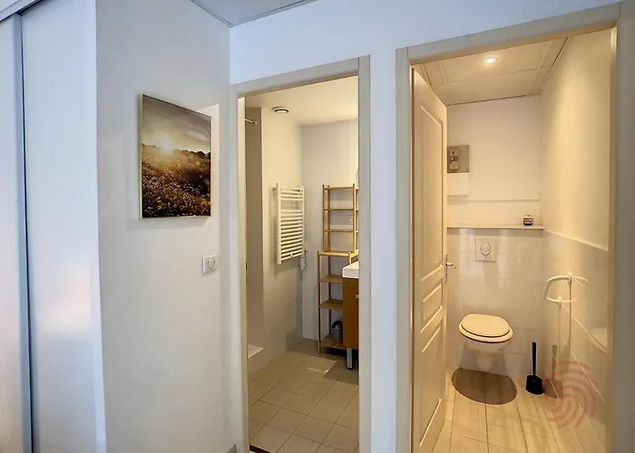F2 Equipe Avec Balcons, Ascenseur Et Wi-fi, Proche Des Thermes De - Fr-1-451-141 Apartamento