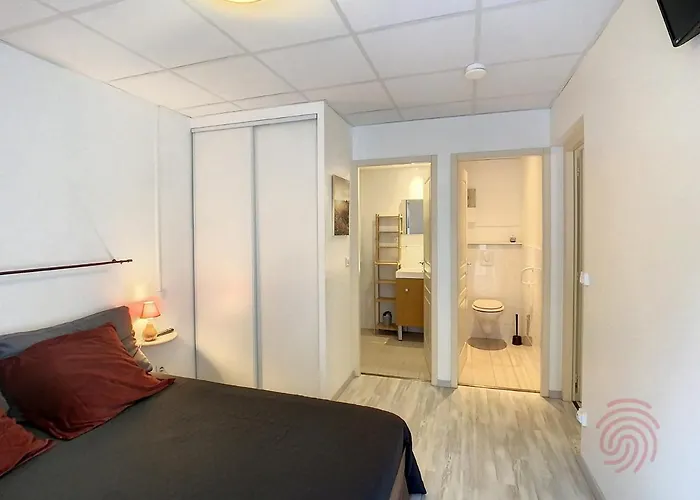 F2 Equipe Avec Balcons, Ascenseur Et Wi-fi, Proche Des Thermes De - Fr-1-451-141 Apartamento *