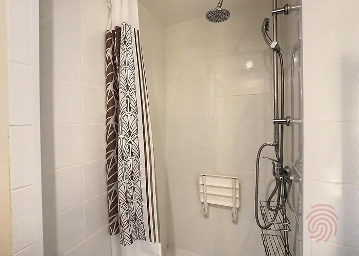Apartamento F2 Equipe Avec Balcons, Ascenseur Et Wi-fi, Proche Des Thermes De - Fr-1-451-141 Lamalou-les-Bains