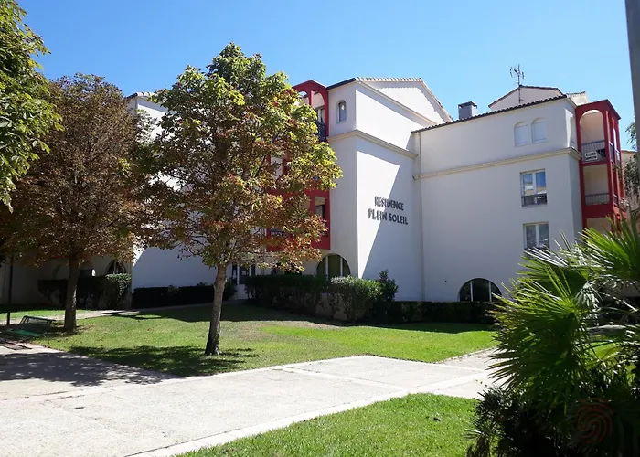 F2 Equipe Avec Balcons, Ascenseur Et Wi-fi, Proche Des Thermes De - Fr-1-451-141 Apartamento *